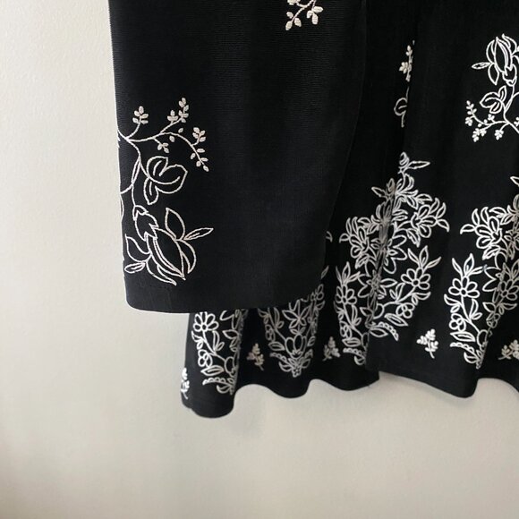 Marallis Collection Black White Embossed Floral Pattern One Button Cardigan - Picture 8 of 14
